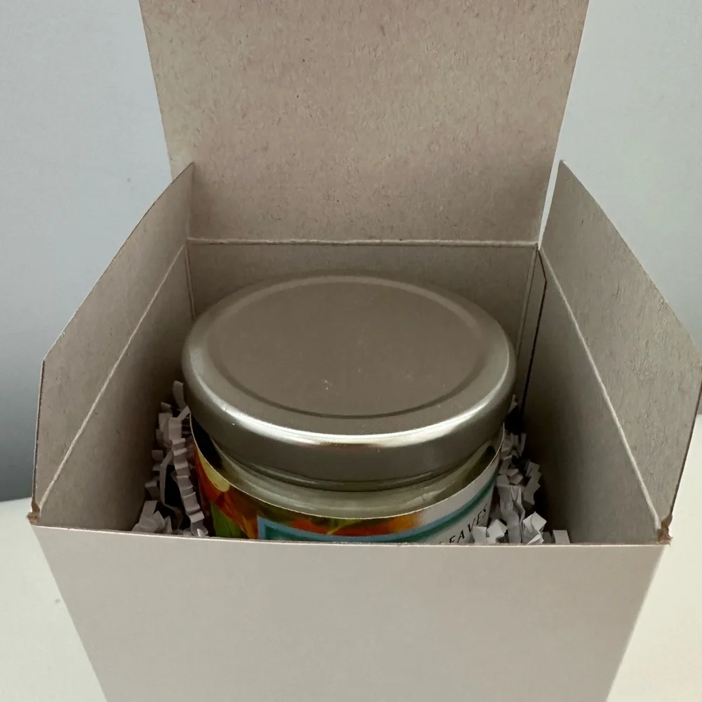 Green Leaves Soy Wax Candle, Cinnamon Stick, 9 oz., with gift box